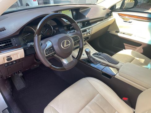 Used 2016 Lexus ES 350 350 Sedan 4D w/ Luxury Package w/Wood Trim image 6