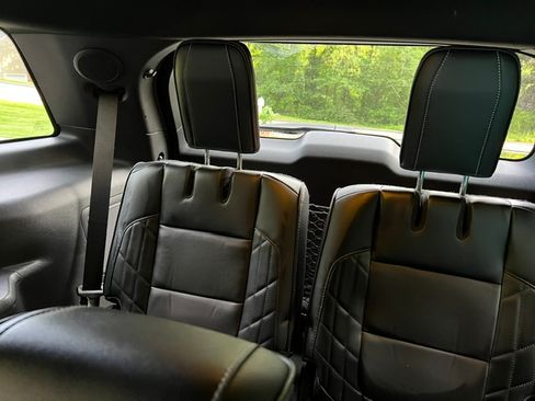 Used 2017 Ford Explorer Platinum AWD/4WD image 12