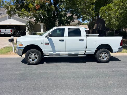 Used 2012 RAM 2500 ST w/ Chrome Appearance Group image 1