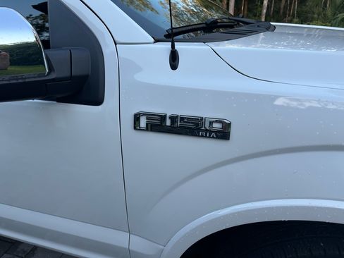 Used 2020 Ford F150 Lariat image 5