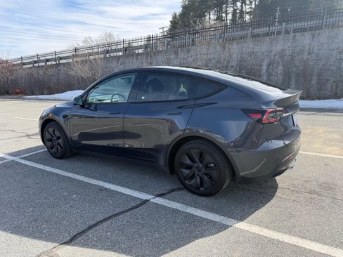 Used 2025 Tesla Model Y Long Range AWD/4WD image 6