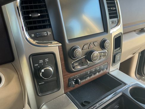 Used 2014 RAM 2500 Laramie AWD/4WD image 9