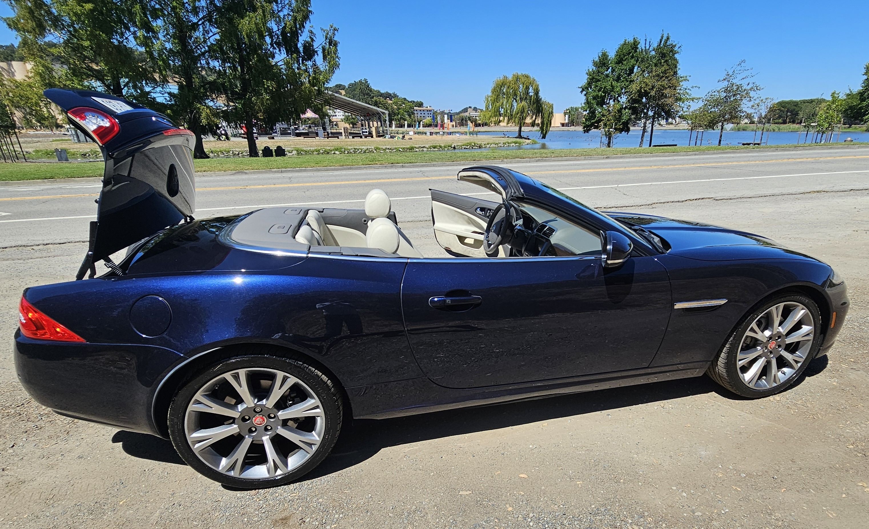 Used 2014 Jaguar XK Convertible RWD image 25