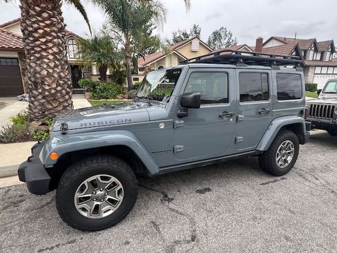 Used 2015 Jeep Wrangler Unlimited Rubicon w/ Connectivity Group image 9