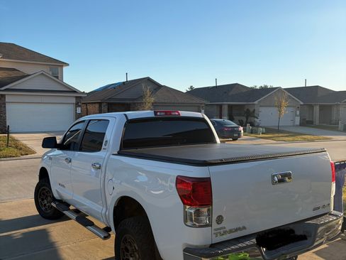 Used 2012 Toyota Tundra 4x4 CrewMax image 4