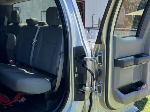 Used 2017 Ford F250 XL w/ Power Equipment Group image 6