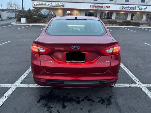 Used 2013 Ford Fusion SE image 4