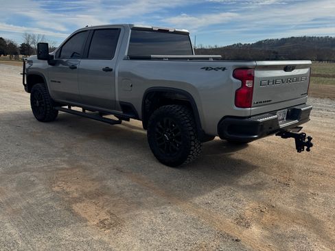 Used 2025 Chevrolet Silverado 2500 Custom w/ Custom Value Package image 6