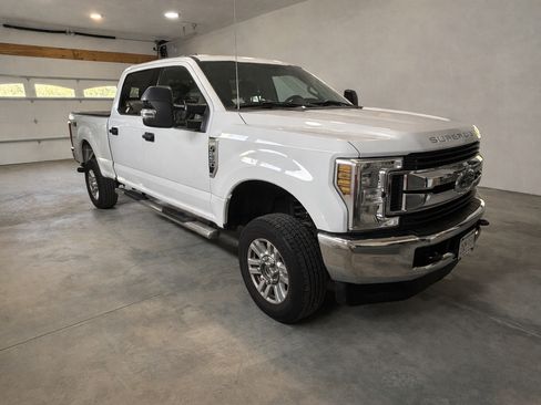 Used 2018 Ford F250 XLT image 2