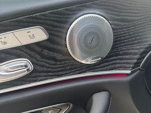 Used 2017 Mercedes-Benz E 300 4MATIC image 10