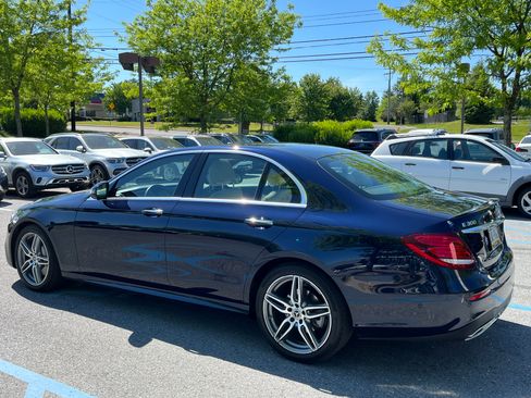 Used 2018 Mercedes-Benz E 300 4MATIC image 4