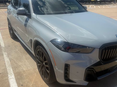 Used 2026 BMW X5 sDrive40i w/ M Sport Package RWD image 9