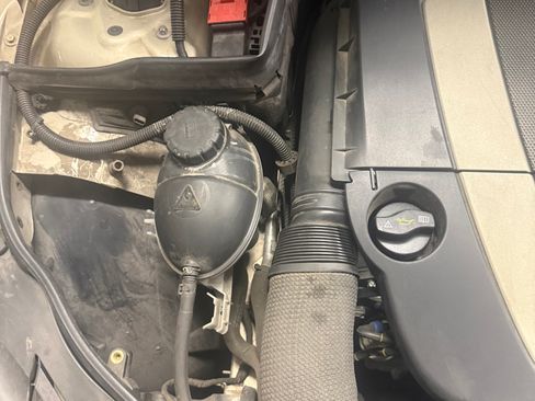 Used 2011 Mercedes-Benz C 300 Sedan image 12