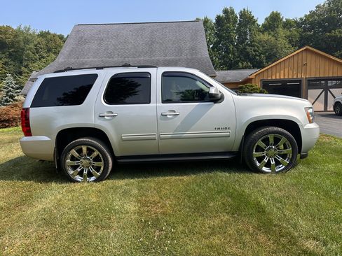 Used 2011 Chevrolet Tahoe LT w/ Luxury Package image 4