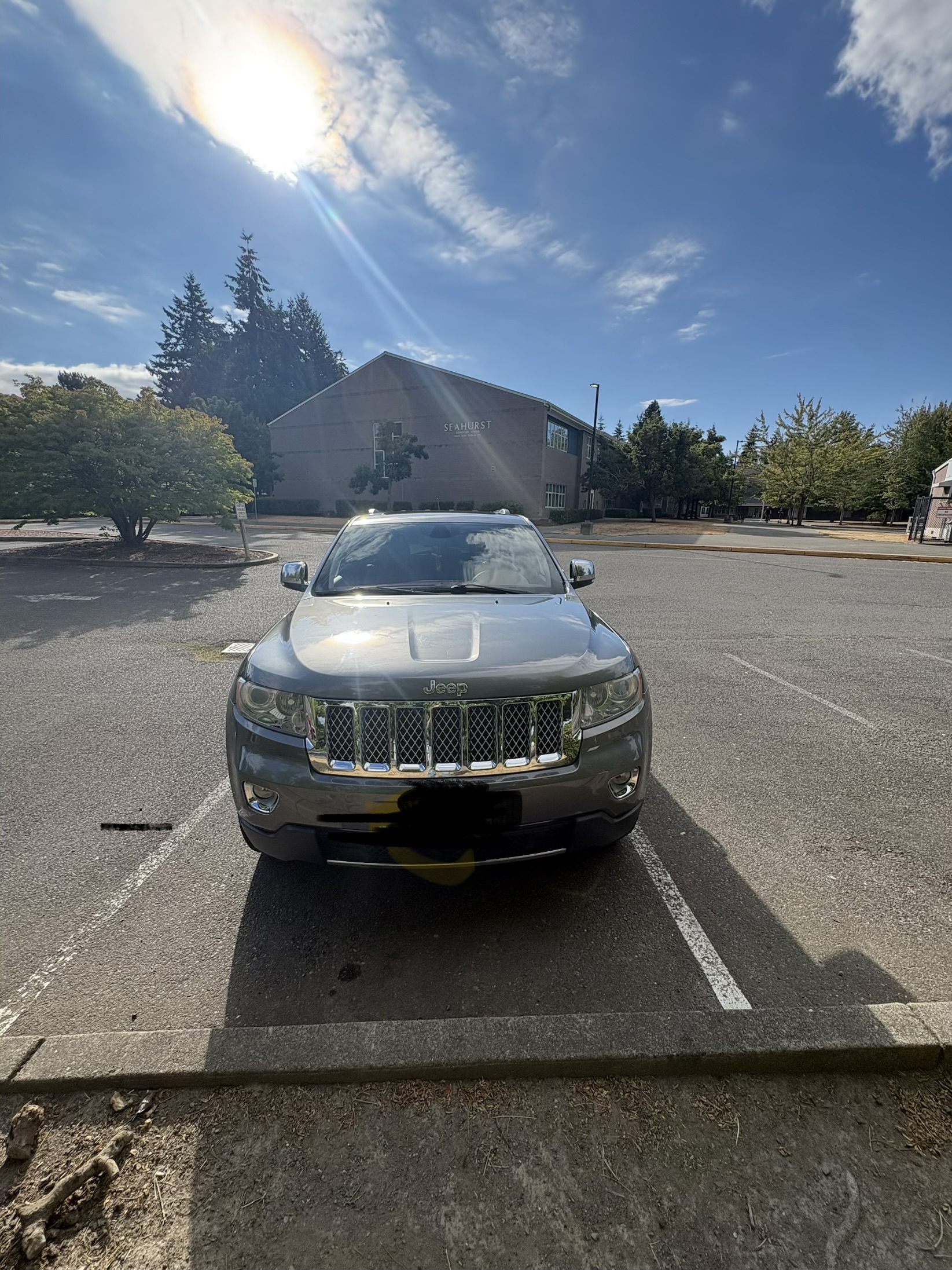 Used 2011 Jeep Grand Cherokee Overland Summit AWD/4WD image 1