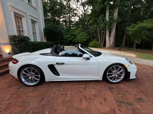 Used 2021 Porsche 718 Boxster Spyder RWD image 6