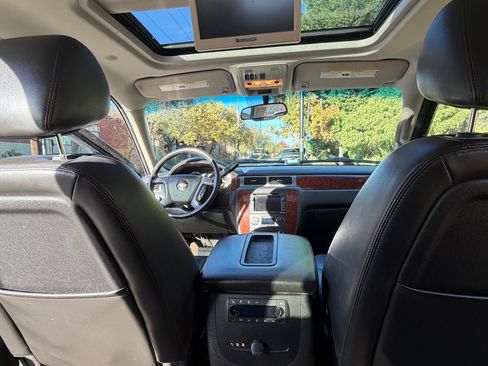 Used 2011 Chevrolet Tahoe LT image 11