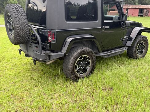 Used 2015 Jeep Wrangler Sport AWD/4WD image 5