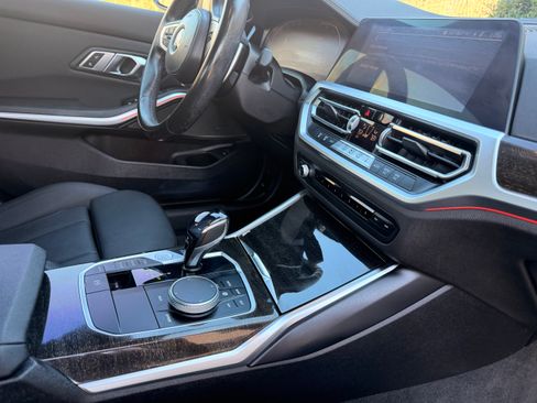 Used 2020 BMW 330i Sedan w/ M Sport Package image 12