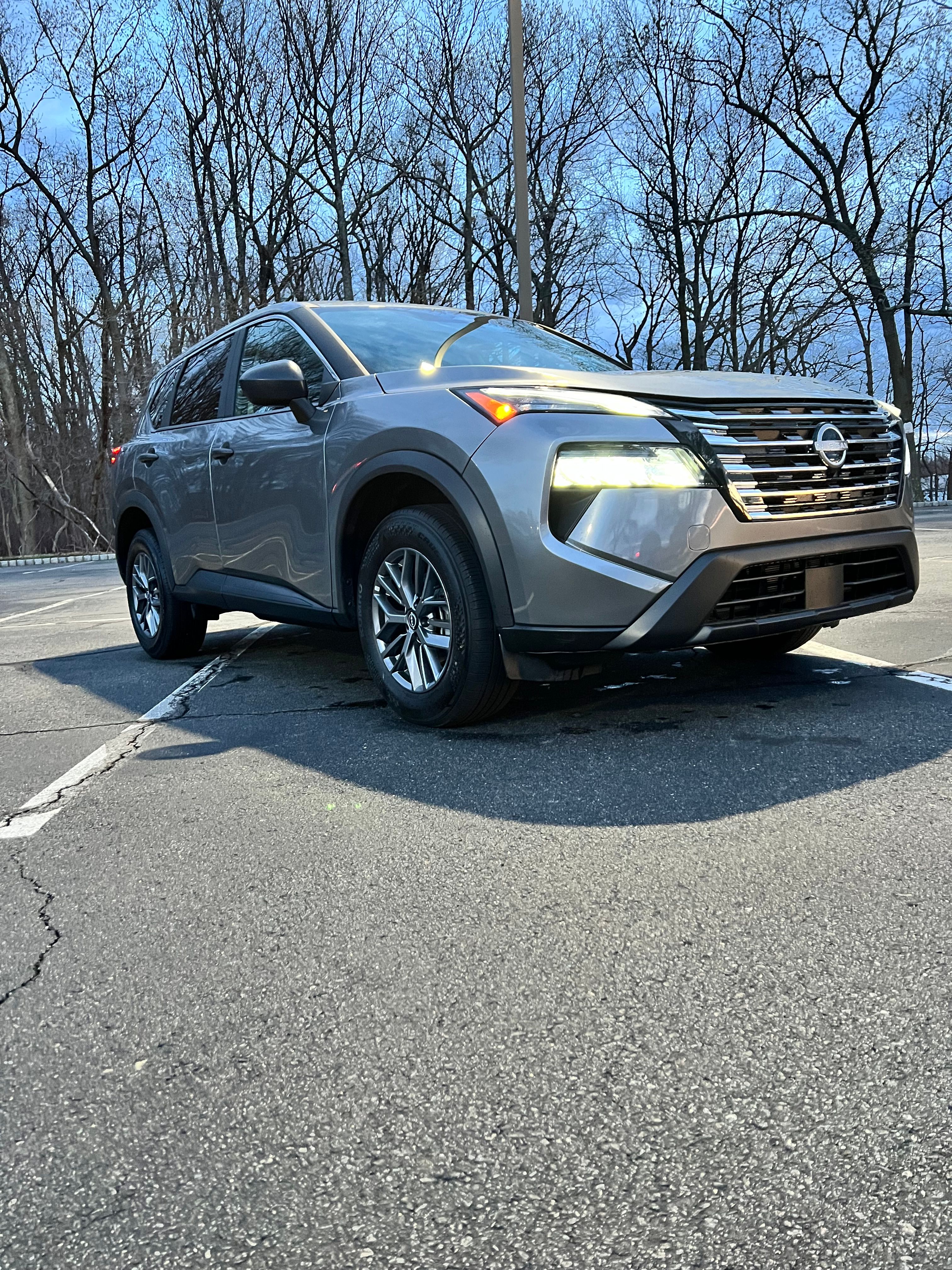 Used 2024 Nissan Rogue S AWD/4WD image 6