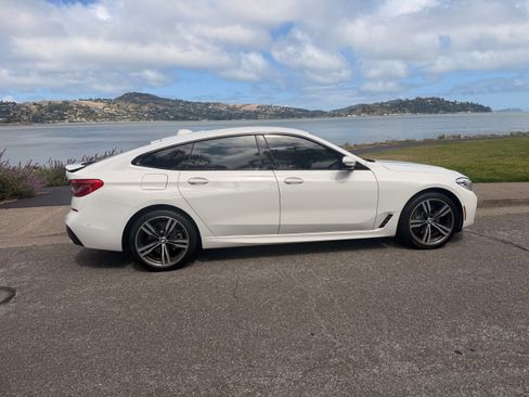 Used 2019 BMW 640i Gran Turismo xDrive w/ Luxury Seating Package AWD/4WD image 2