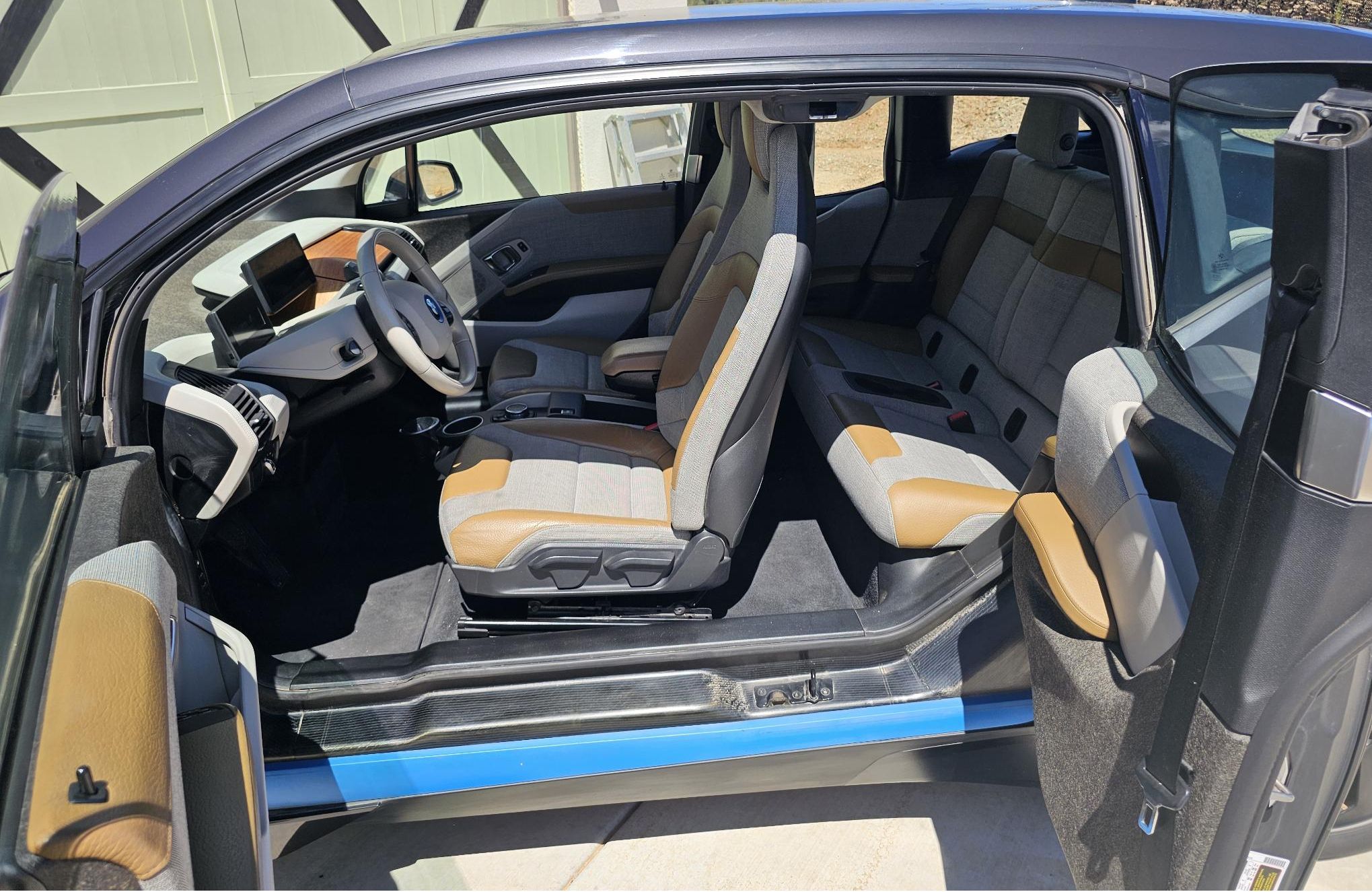 Used 2015 BMW i3 w/ Range Extender RWD image 9