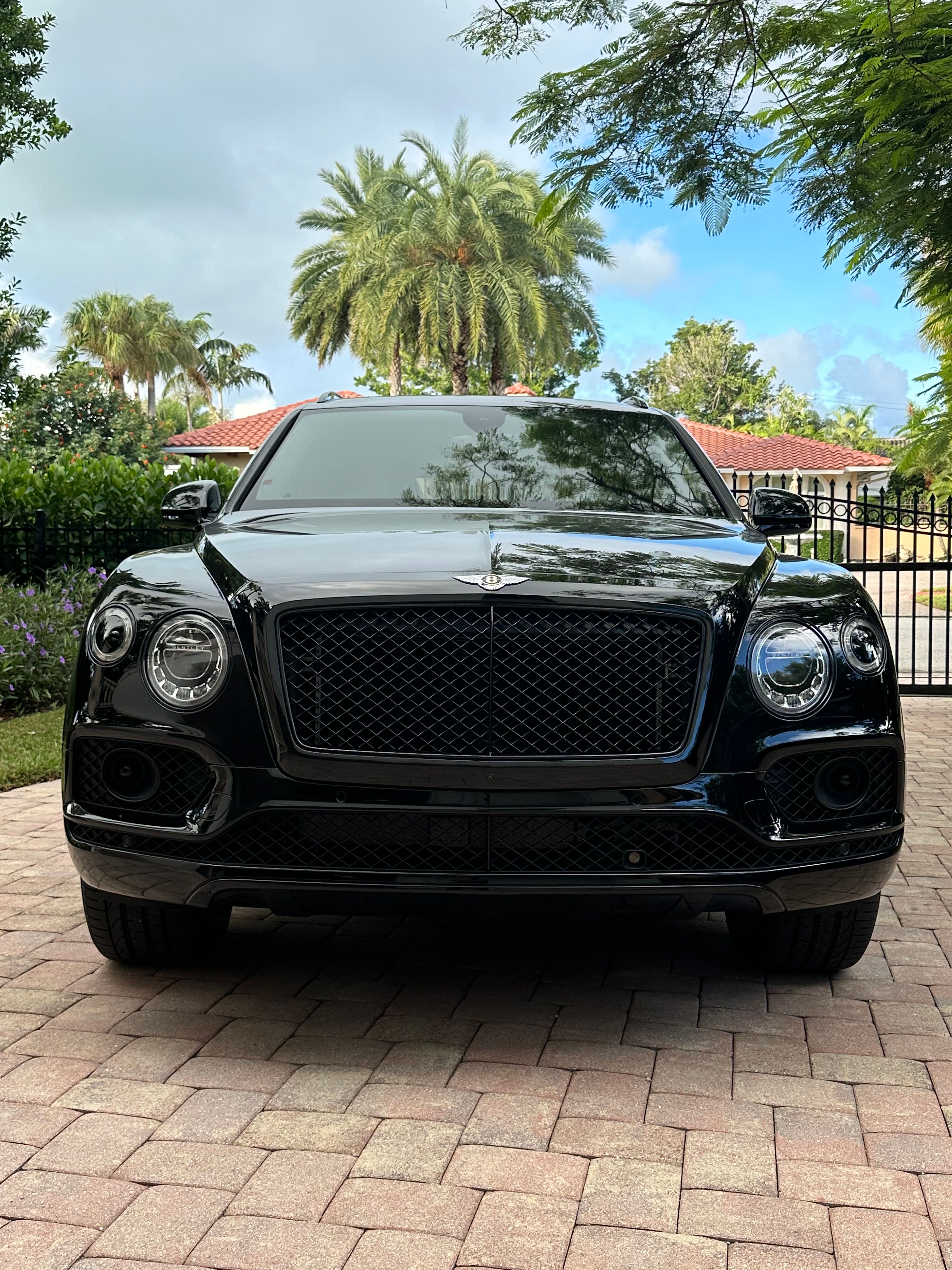 Used 2020 Bentley Bentayga AWD/4WD image 2