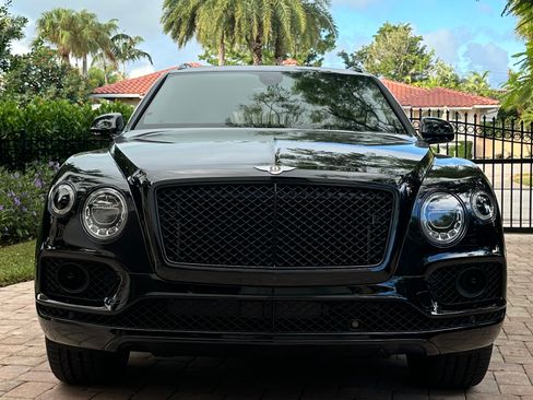 Used 2020 Bentley Bentayga AWD/4WD image 2