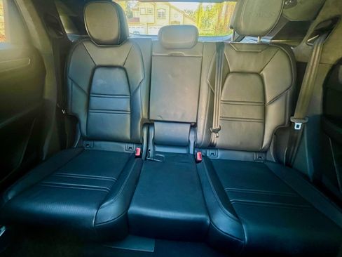 Used 2023 Porsche Cayenne Turbo S image 25