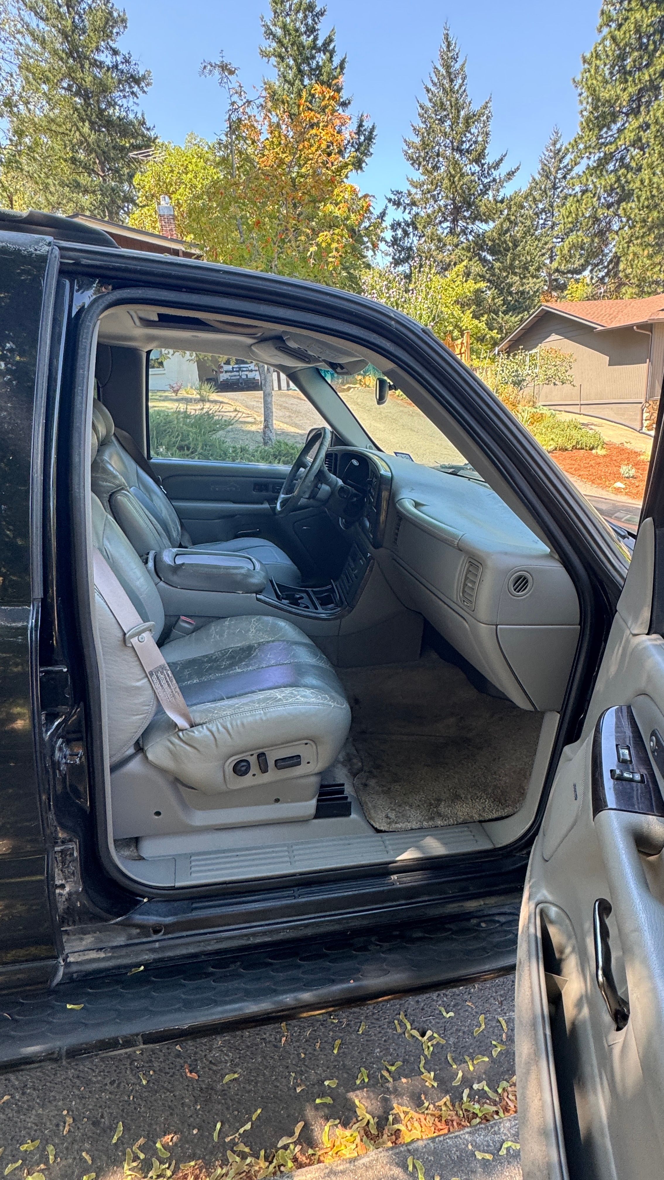 Used 2001 GMC Yukon XL Denali AWD/4WD image 11