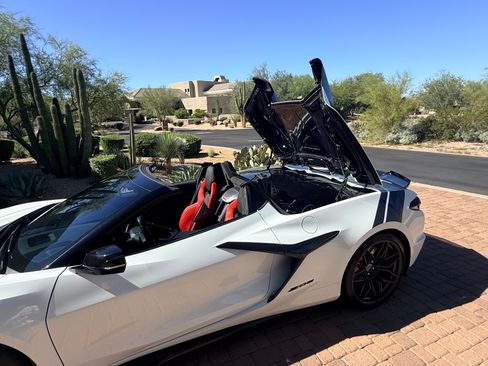 Used 2024 Chevrolet Corvette Z06 image 10