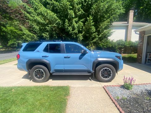 Used 2025 Toyota 4Runner TRD Off-Road Premium w/ Tow Technology Package AWD/4WD image 2