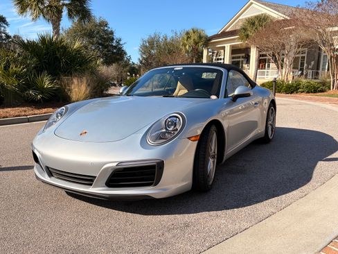 Used 2018 Porsche 911 Carrera image 2