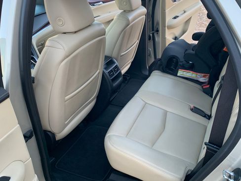 Used 2017 Cadillac XT5 Luxury w/ Driver Awareness Package image 9