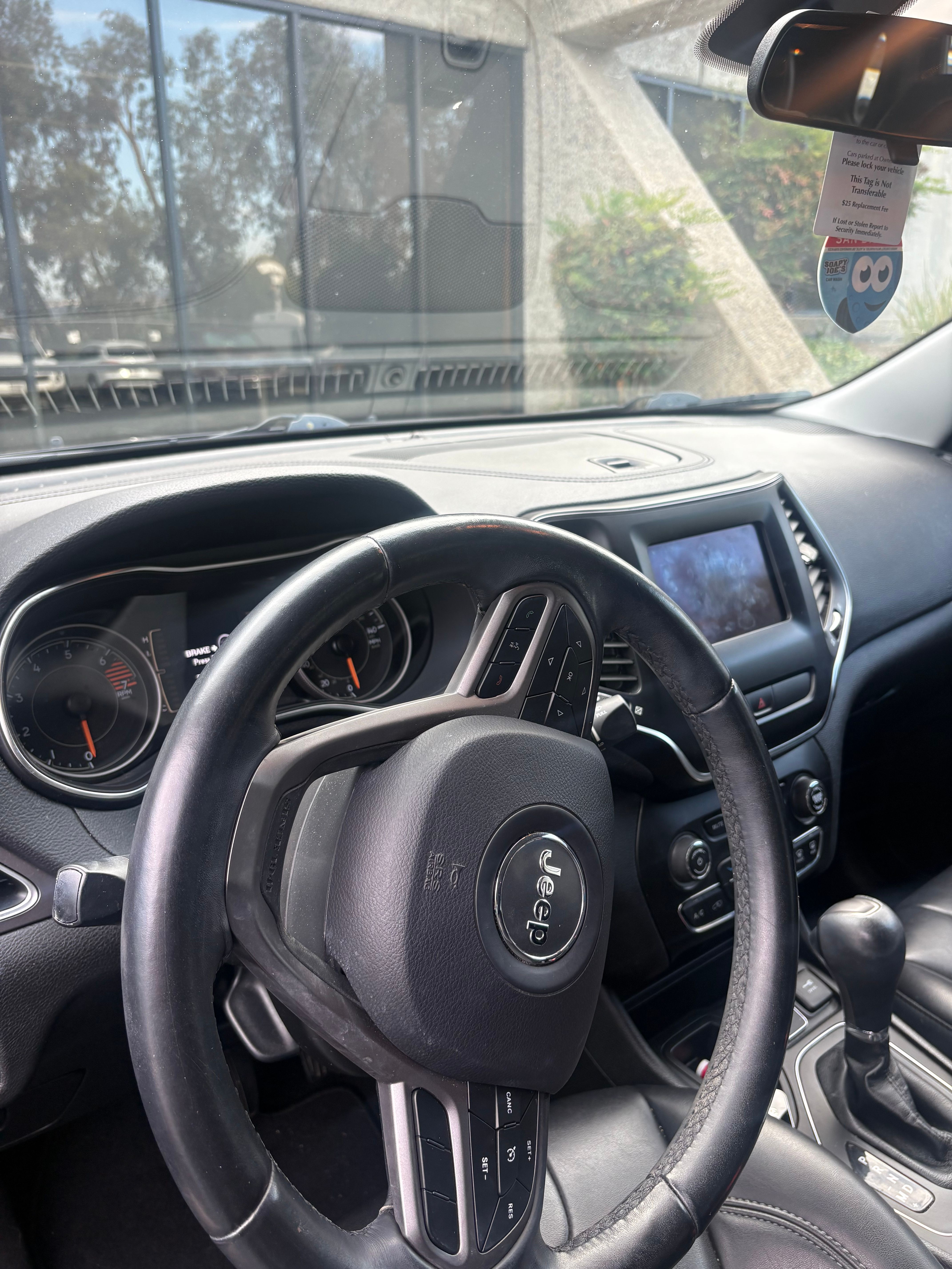 Used 2019 Jeep Cherokee Latitude Plus FWD image 5