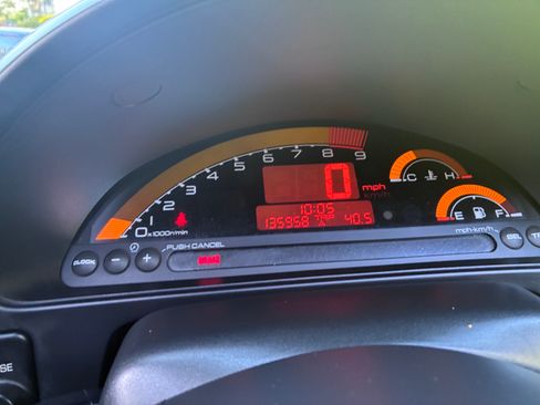 Used 2004 Honda S2000 image 9