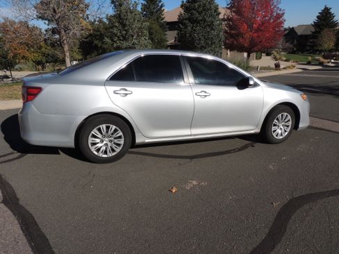 Used 2013 Toyota Camry LE image 5