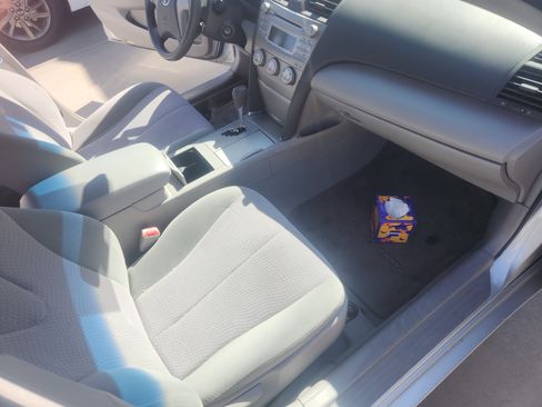 Used 2011 Toyota Camry LE w/ LE Extra-Value Pkg image 16