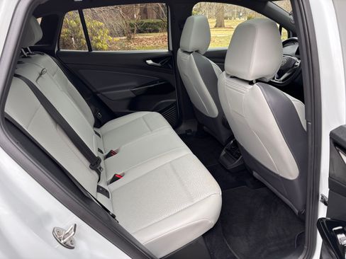 Used 2022 Volkswagen ID.4 Pro S image 8