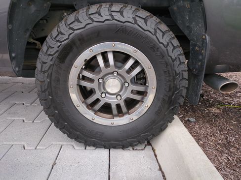 Used 2011 Toyota Tundra 4x4 Double Cab image 6