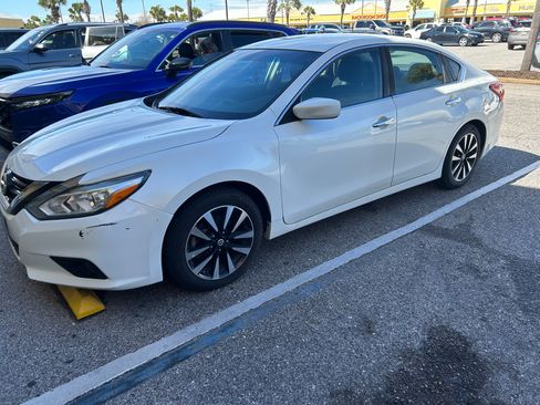Used 2018 Nissan Altima 2.5 SV image 10