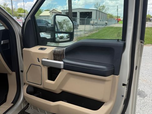 Used 2017 Ford F250 Lariat w/ Lariat Value Package image 24