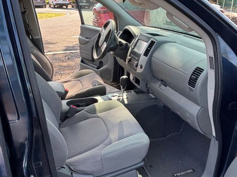 Used 2020 Nissan Frontier SV w/ SV Utility Package image 8