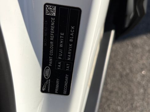 Used 2023 Land Rover Defender 110 S image 14