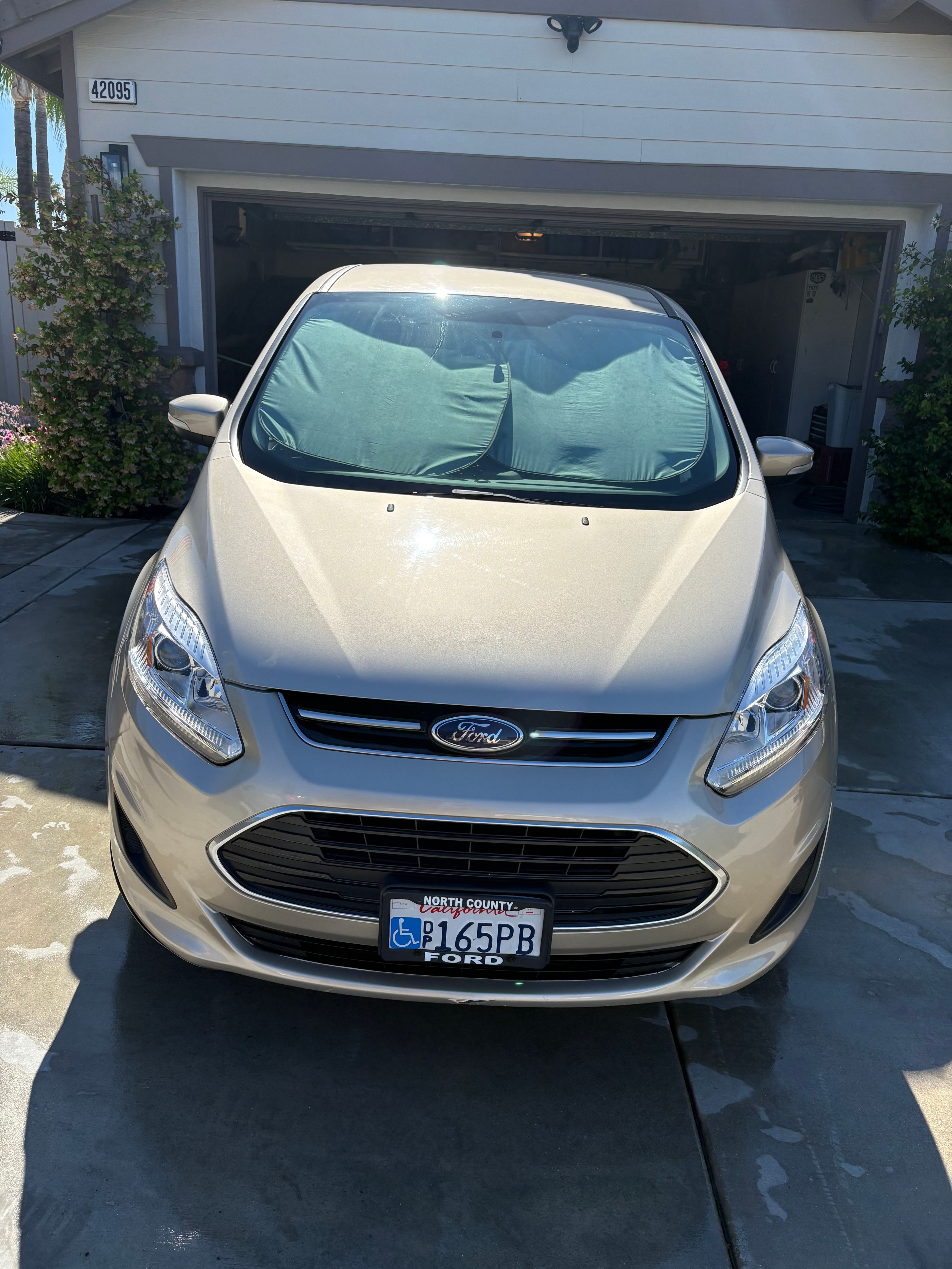 Used 2017 Ford C-MAX SE w/ Equipment Group 201A FWD image 4