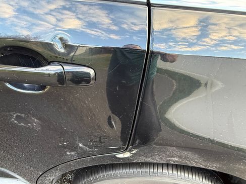 Used 2011 Ford Edge Limited image 8