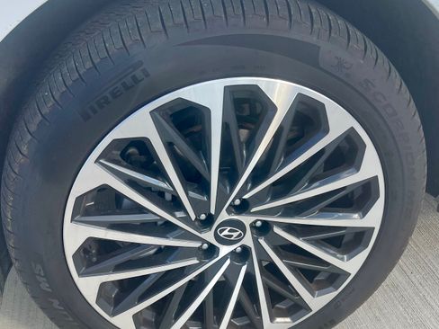 Used 2026 Hyundai Palisade Calligraphy image 2