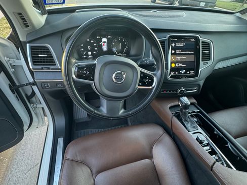 Used 2020 Volvo XC90 T6 Momentum image 5