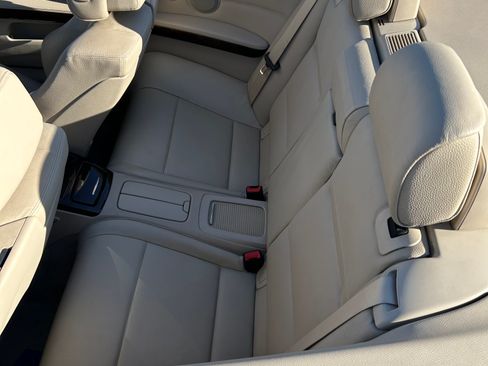 Used 2011 BMW 335i Convertible image 8