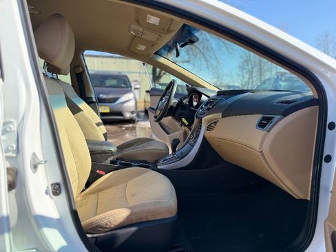 Used 2013 Hyundai Elantra GLS image 9